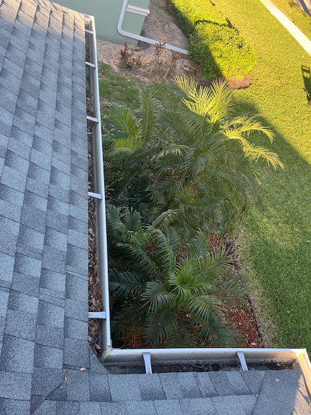 Gutter Cleaning Mistakes That Can Lead to Roof Leaks