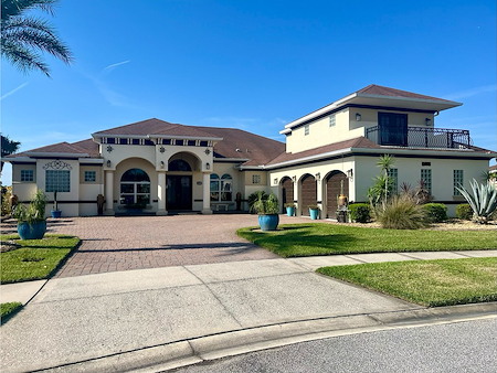 Soft Wash vs. Pressure Washing for Florida Homes: Which Is Safer?