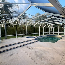 High-Quality-Pool-Enclosure-Cleaning-in-Port-Orange-Florida-1 4