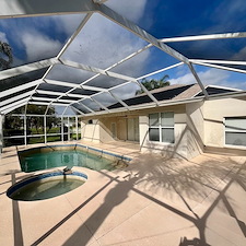 High-Quality-Pool-Enclosure-Cleaning-in-Port-Orange-Florida-1 7