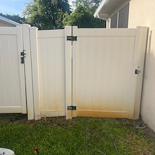 Professional-Fence-Washing-In-Port-Orange-Florida 6