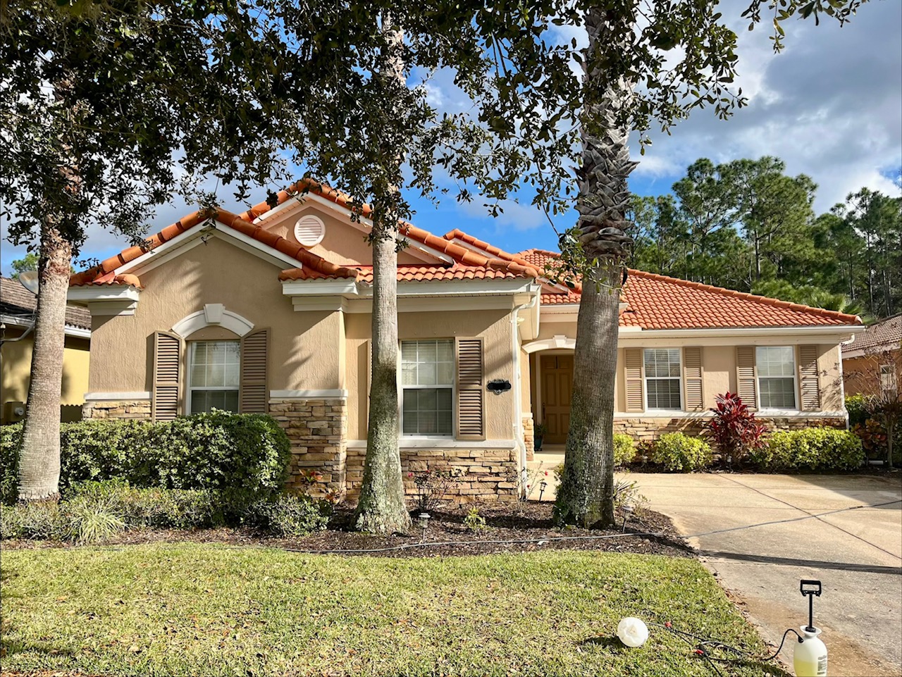 Top Quality Roof Washing In New Smyrna Beach, Florida (1)